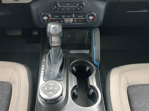 Used 2023 Ford Bronco Wildtrak image 27