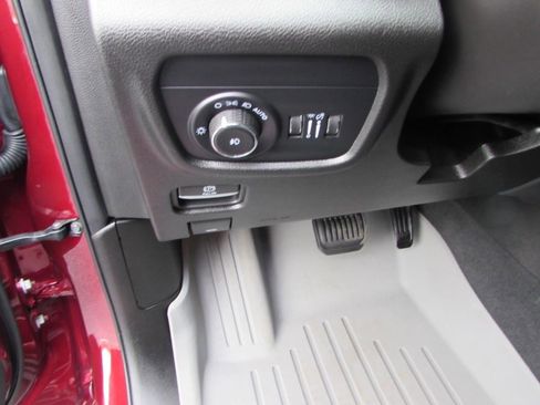 Used 2024 Jeep Grand Cherokee L Limited image 14