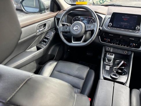 Used 2023 Nissan Rogue SV w/ SV Premium Package image 13