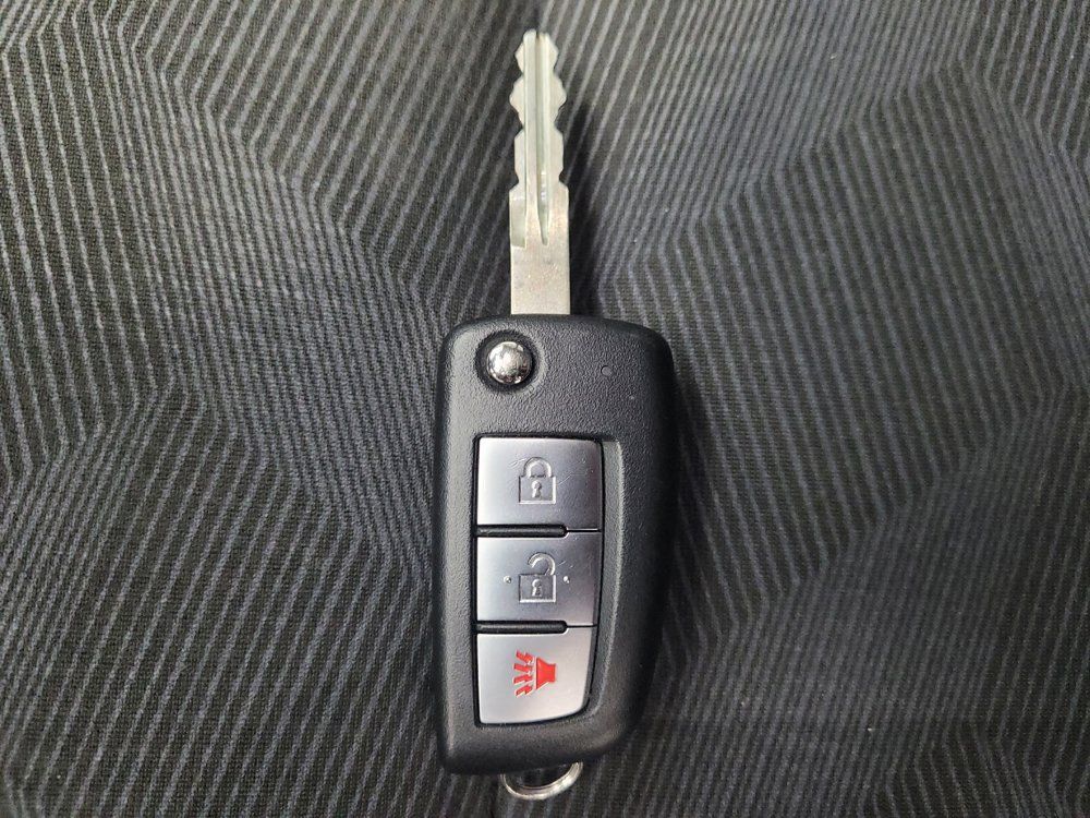 Used 2015 Nissan Rogue S AWD/4WD image 32