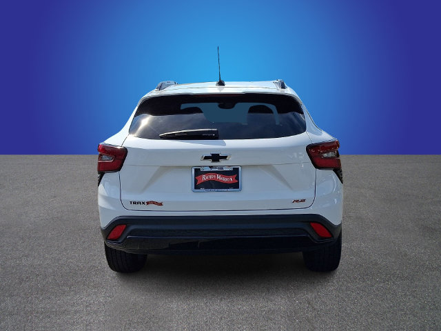 Used 2025 Chevrolet Trax RS w/ Driver Confidence Package FWD image 5