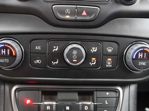 Used 2022 GMC Terrain AT4 image 22