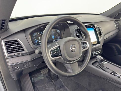 Used 2020 Volvo XC90 T6 Momentum image 13