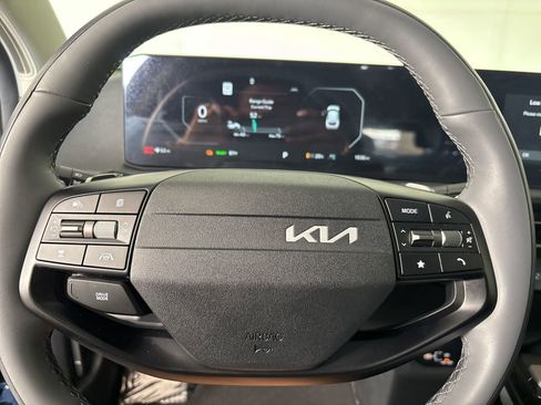 Used 2025 Kia EV6 Light w/ Light LR Technology Package RWD image 10