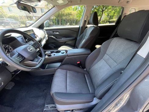 Used 2025 Nissan Rogue SV AWD/4WD image 24