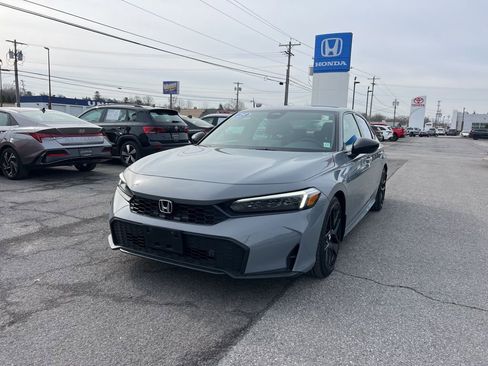 Used 2025 Honda Civic Sport image 1