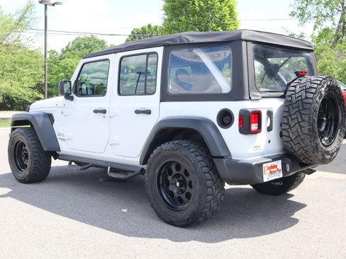Used 2018 Jeep Wrangler Unlimited Sport AWD/4WD image 9