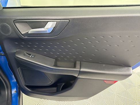 Used 2020 Ford Escape Titanium image 27