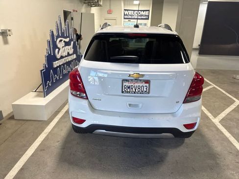Used 2019 Chevrolet Trax LT w/ LT Convenience Package FWD image 6