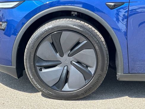 Used 2026 Tesla Model Y Long Range image 30