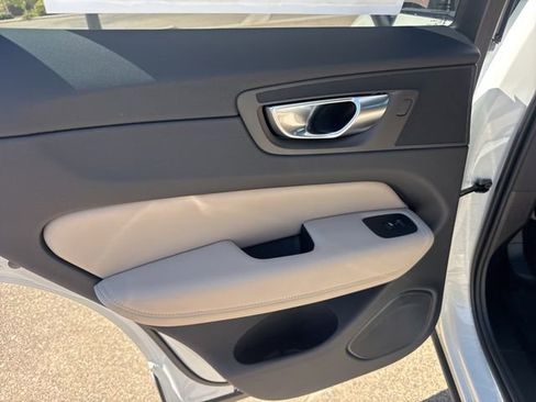 New 2026 Volvo XC60 B5 Plus w/ Protection Package Premier AWD/4WD image 21