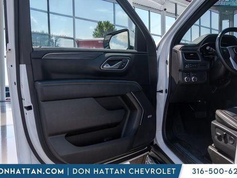 Used 2024 GMC Yukon XL SLT AWD/4WD image 13