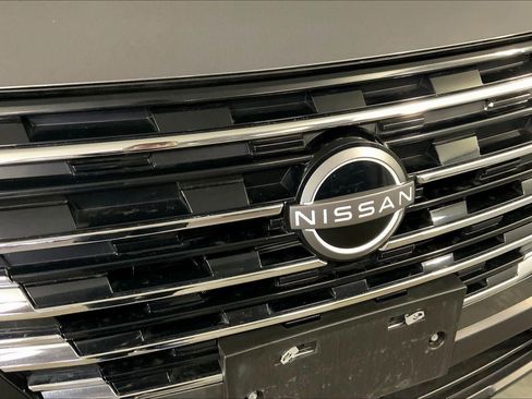 Used 2025 Nissan Rogue SV image 28