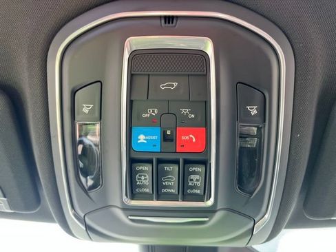 Certified 2026 Jeep Grand Cherokee Limited w/ Limited Altitude Package AWD/4WD image 30