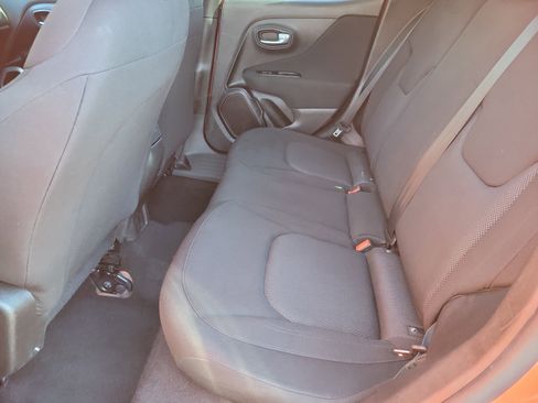 Used 2019 Jeep Renegade Sport image 8