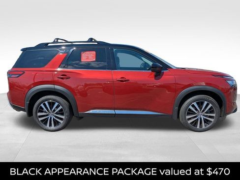 Certified 2024 Nissan Pathfinder Platinum w/ Black Appearance Package AWD/4WD image 6