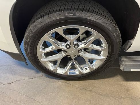 Used 2019 Cadillac Escalade ESV Platinum AWD/4WD image 30
