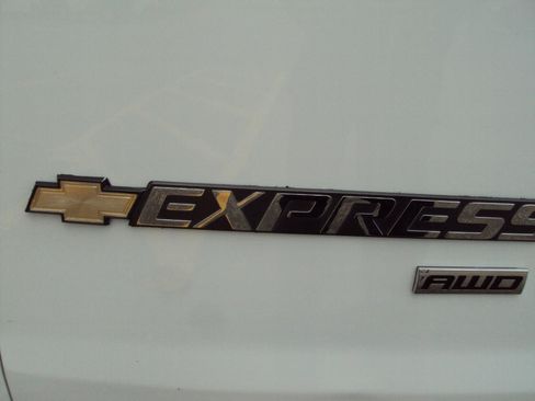 Used 2012 Chevrolet Express 1500 AWD image 36