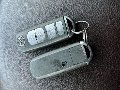 Used 2018 MAZDA MAZDA3 Touring image 29