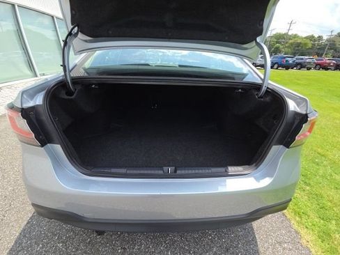 Used 2025 Subaru Legacy Premium AWD/4WD image 9
