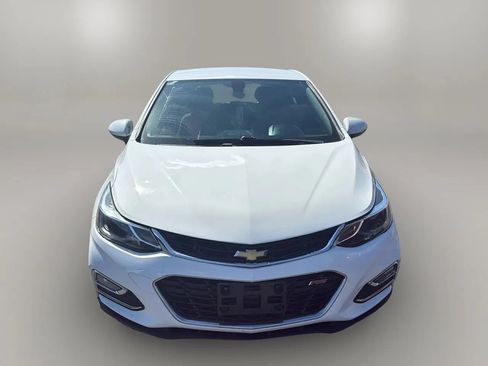 Used 2017 Chevrolet Cruze LT w/ Convenience Package FWD image 8