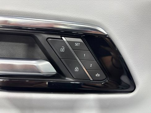 Used 2025 Chevrolet Suburban Premier AWD/4WD image 49