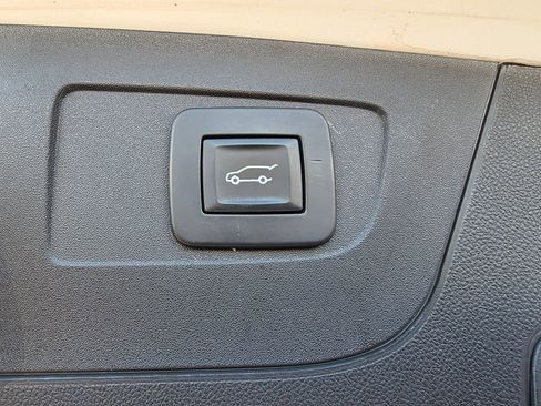 Used 2018 Buick Regal Essence w/ Driver Confidence Package #1 image 32