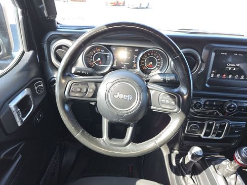 Used 2021 Jeep Gladiator Sport w/ Technology Group AWD/4WD image 9