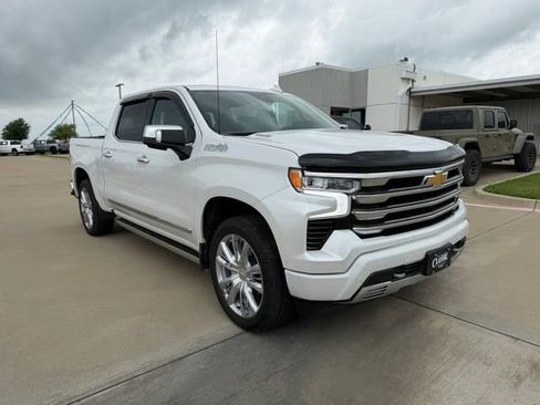 Used 2025 Chevrolet Silverado 1500 High Country image 1