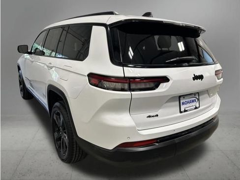 Used 2023 Jeep Grand Cherokee L Laredo AWD/4WD image 3