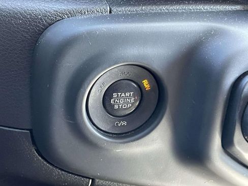 Used 2018 Jeep Wrangler Unlimited Sport S image 23