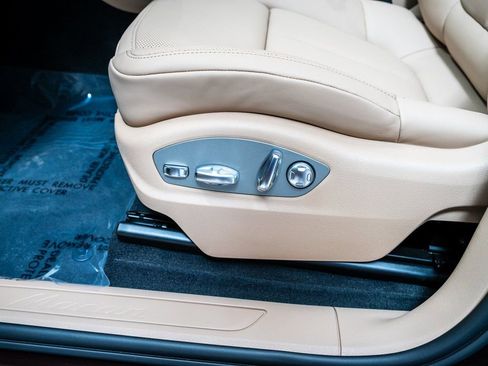 New 2026 Porsche Macan image 25