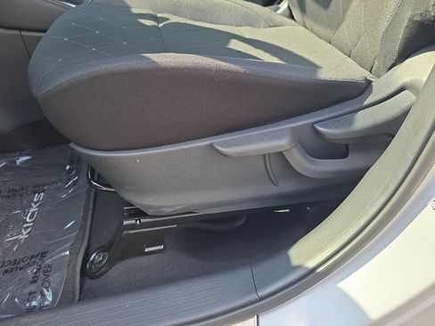 Used 2019 Nissan Kicks S FWD image 20