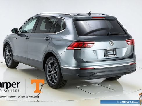 Used 2023 Volkswagen Tiguan SE w/ Panoramic Sunroof Package FWD image 7