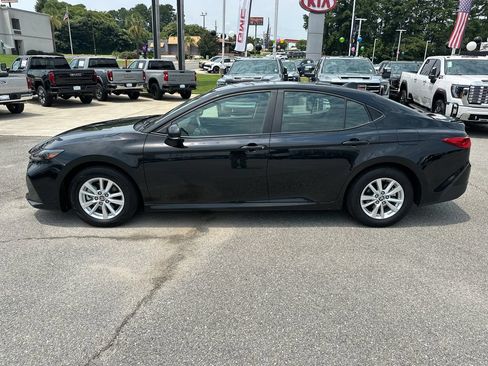 Used 2025 Toyota Camry LE AWD/4WD image 4