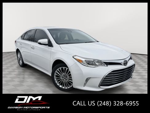 Used 2018 Toyota Avalon Limited image 1