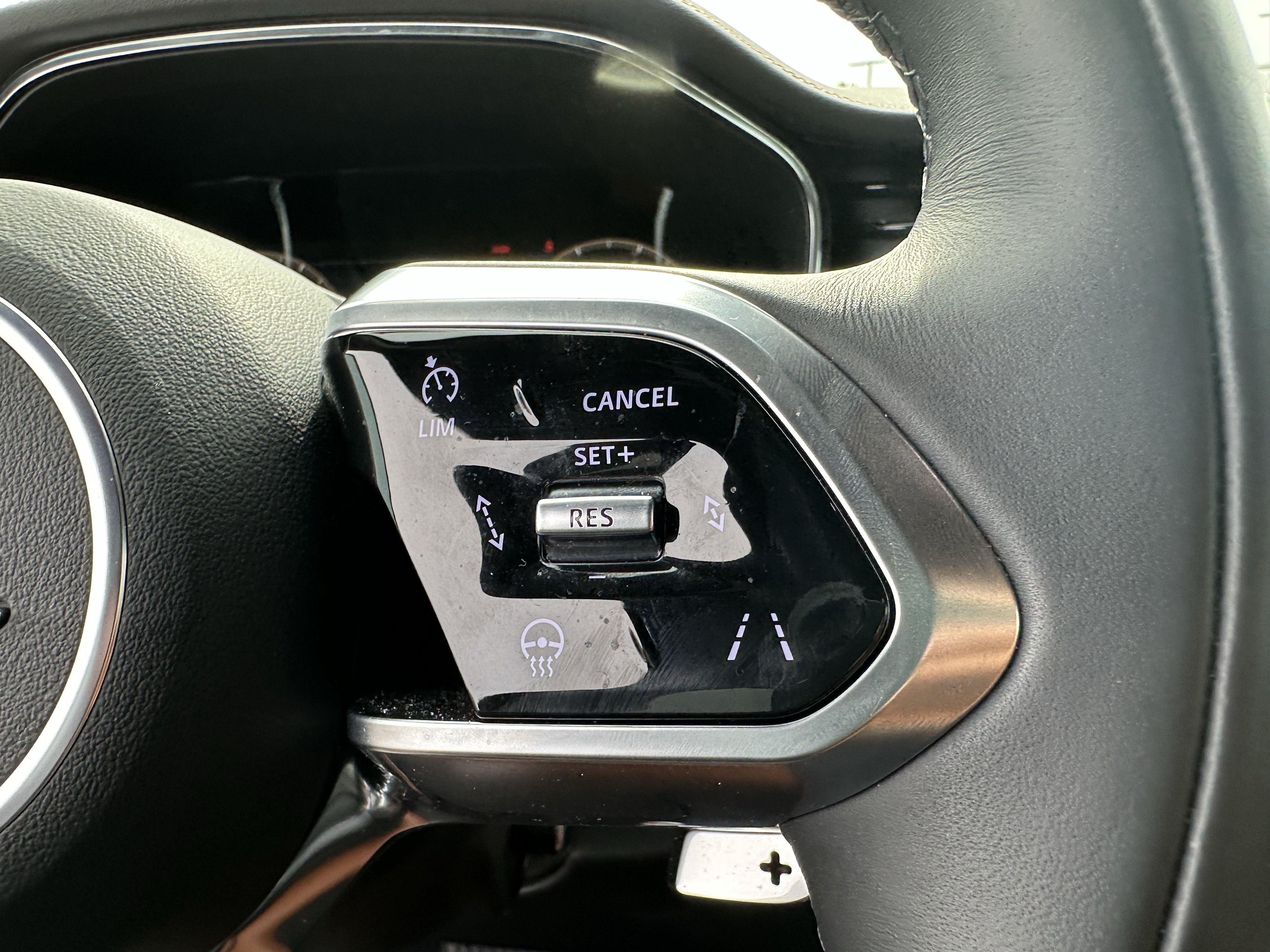 Certified 2026 Jaguar F-PACE R-Dynamic S AWD/4WD image 18