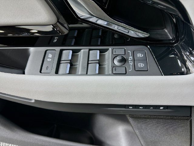 Used 2026 Land Rover Range Rover Evoque S AWD/4WD image 19