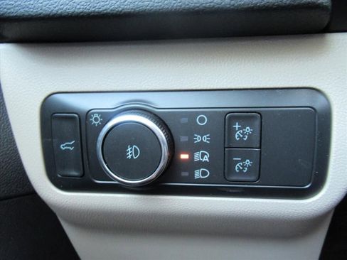 Used 2022 Ford Escape SEL w/ Technology Package FWD image 20