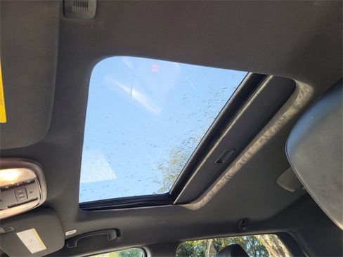 Used 2023 Dodge Durango GT image 29