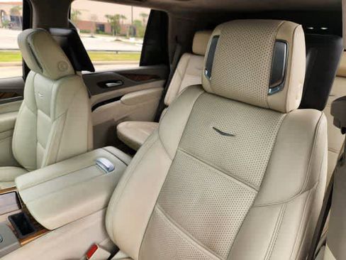 Used 2021 Cadillac Escalade Premium Luxury Platinum image 11