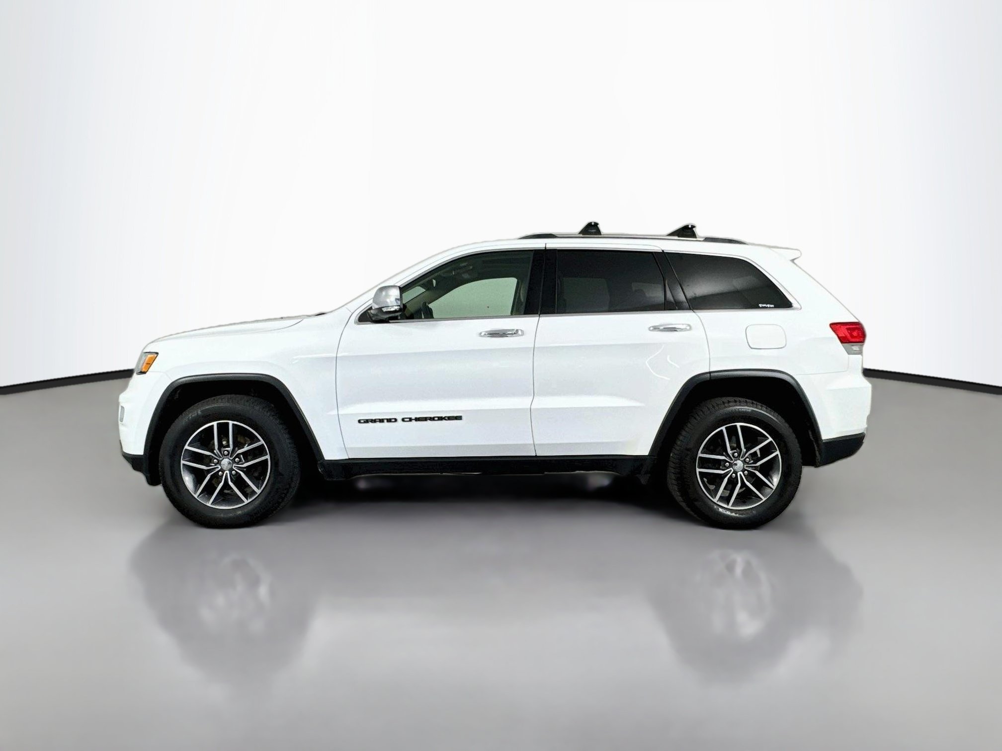 Used 2018 Jeep Grand Cherokee Limited AWD/4WD image 4