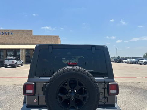 Used 2021 Jeep Wrangler Unlimited Sport AWD/4WD image 4