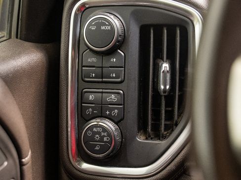 Used 2020 Chevrolet Silverado 1500 LTZ w/ LTZ Plus Package AWD/4WD image 24