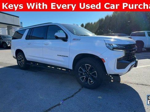 Used 2023 Chevrolet Suburban Z71 image 2