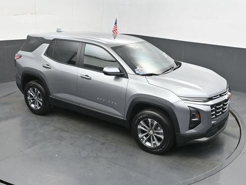 Used 2026 Chevrolet Equinox LT FWD image 31