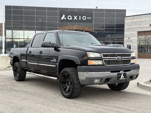 Used 2005 Chevrolet Silverado 2500 LT w/ Heavy-Duty Power Package image 1