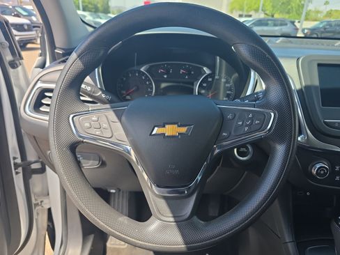 Used 2019 Chevrolet Equinox LT image 9