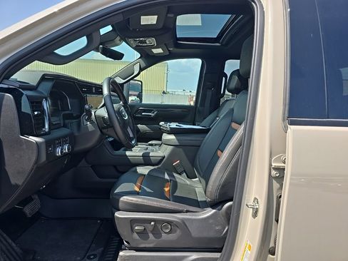 Used 2026 GMC Sierra 2500 AT4 w/ AT4 Premium Plus Package AWD/4WD image 11
