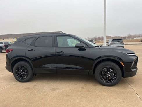 New 2026 Chevrolet Blazer LT image 2